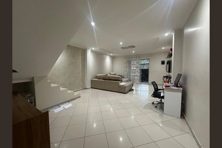 Casa de condomínio à venda com 209m², 3 quartos e 2 vagas Casa de condomínio à venda com 209m², 3 quartos e 2 vagasSala