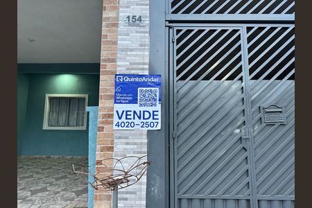 Casa de condomínio à venda com 209m², 3 quartos e 2 vagas Casa de condomínio à venda com 209m², 3 quartos e 2 vagasFachada