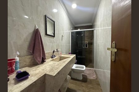 Casa de condomínio à venda com 209m², 3 quartos e 2 vagas Casa de condomínio à venda com 209m², 3 quartos e 2 vagasBanheiro