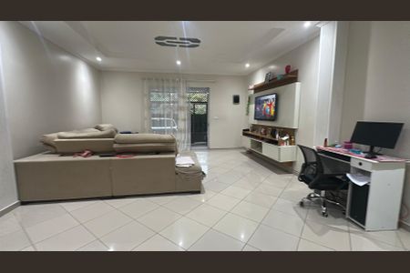 Casa de condomínio à venda com 209m², 3 quartos e 2 vagas Casa de condomínio à venda com 209m², 3 quartos e 2 vagasSala