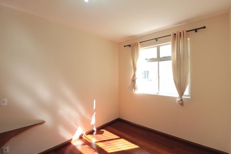 Apartamento para alugar com 3 quartos, 95m² em Santa Rosa, Belo Horizonte