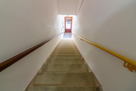 Hall de entrada de casa para alugar com 1 quarto, 48m² em Presidente Altino, Osasco