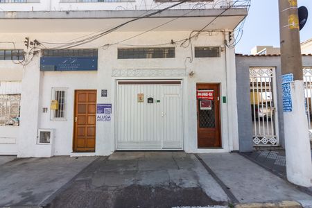 Fachada de casa para alugar com 1 quarto, 48m² em Presidente Altino, Osasco