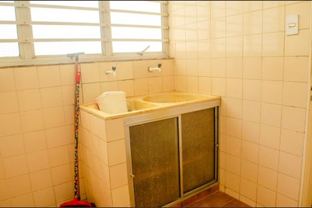 Área de serviço de apartamento para alugar com 3 quartos, 112m² em Jardim Goiás, Goiânia