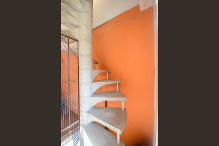 Escada de casa para alugar com 2 quartos, 52m² em Jardim Cidade Pirituba, São Paulo