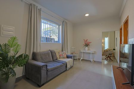 Casa à venda com 6 quartos, 380m² em Pompéia, Belo Horizonte