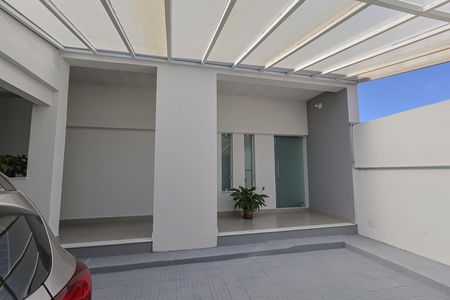 Casa à venda com 6 quartos, 380m² em Pompéia, Belo Horizonte