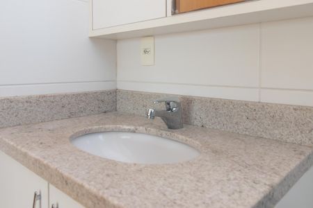 Banheiro de apartamento para alugar com 2 quartos, 64m² em Menino Deus, Porto Alegre