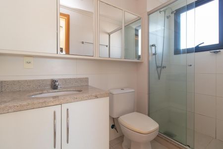 Banheiro de apartamento para alugar com 2 quartos, 64m² em Menino Deus, Porto Alegre