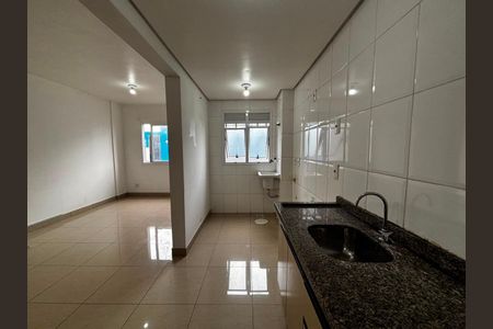 Cozinha de apartamento para alugar com 2 quartos, 56m² em Vila Princesa Izabel, Cachoeirinha
