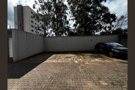 Garagem de apartamento para alugar com 2 quartos, 56m² em Vila Princesa Izabel, Cachoeirinha