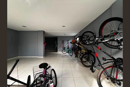 Área externa de apartamento para alugar com 2 quartos, 56m² em Vila Princesa Izabel, Cachoeirinha