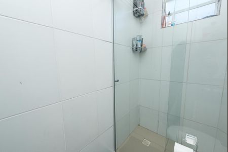 Banheiro de apartamento à venda com 2 quartos, 45m² em Santa Maria, Contagem