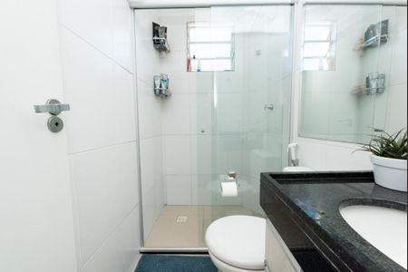 Banheiro de apartamento à venda com 2 quartos, 45m² em Santa Maria, Contagem