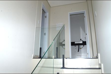 Escada de casa à venda com 3 quartos, 180m² em Santa Ines, Belo Horizonte