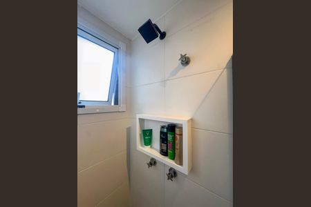 Banheiro de apartamento para alugar com 2 quartos, 43m² em Vila Vermelha, São Paulo