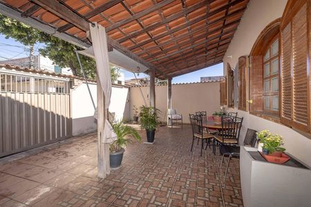 Hall de Entrada de casa à venda com 3 quartos, 120m² em Jardim Guanabara, Belo Horizonte