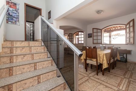 Sala de casa à venda com 3 quartos, 120m² em Jardim Guanabara, Belo Horizonte