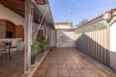 Hall de Entrada de casa à venda com 3 quartos, 120m² em Jardim Guanabara, Belo Horizonte