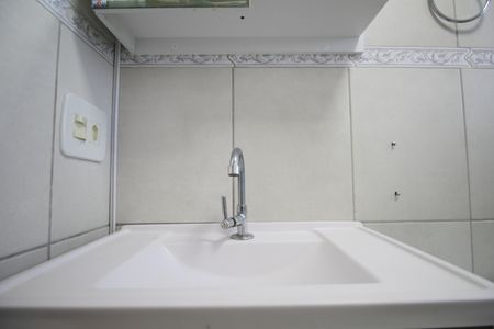 Banheiro de apartamento para alugar com 2 quartos, 47m² em Parque Munhoz, São Paulo