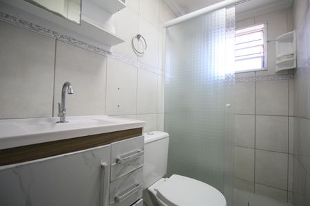 Banheiro de apartamento para alugar com 2 quartos, 47m² em Parque Munhoz, São Paulo