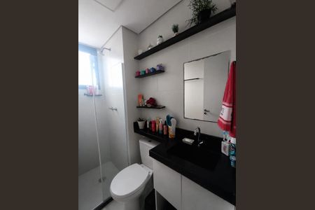 Banheiro de apartamento para alugar com 2 quartos, 44m² em Centro, Osasco
