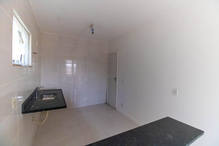 Cozinha de casa de condomínio à venda com 2 quartos, 70m² em Sapê, Niterói