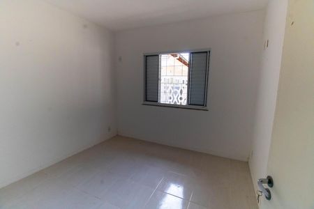 Quarto 1 de casa de condomínio à venda com 2 quartos, 70m² em Sapê, Niterói