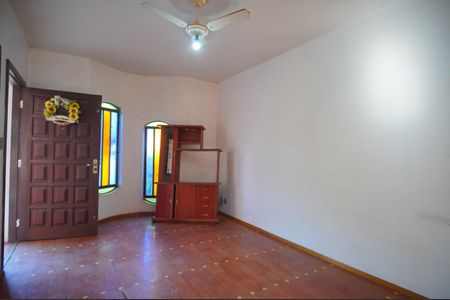 Sala de casa à venda com 3 quartos, 187m² em Cristo Rei, São Leopoldo