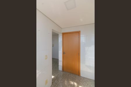 Apartamento para alugar com 83m², 4 quartos e 2 vagas