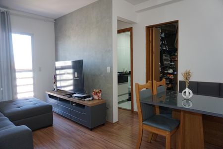 Apartamento para alugar com 2 quartos, 67m² em Jardim Vista Alegre, Embu das Artes