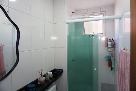 Banheiro de apartamento para alugar com 2 quartos, 67m² em Jardim Vista Alegre, Embu das Artes