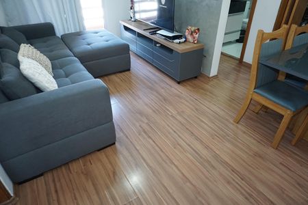 Sala de apartamento para alugar com 2 quartos, 67m² em Jardim Vista Alegre, Embu das Artes