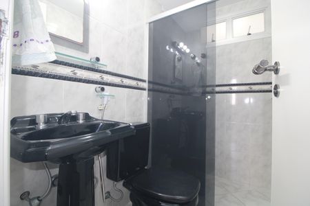 Banheiro comum de apartamento para alugar com 3 quartos, 75m² em Vila Sofia, São Paulo