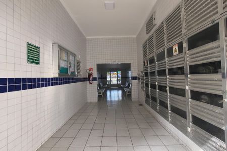 Hall de entrada de apartamento para alugar com 1 quarto, 61m² em Guilhermina, Praia Grande