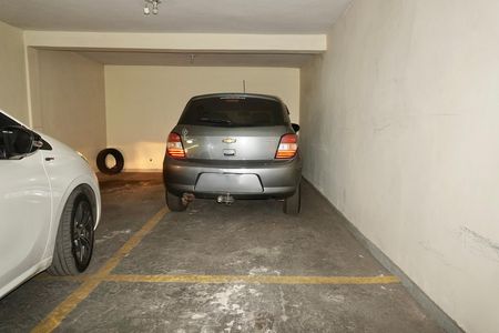 Garagem  de apartamento para alugar com 2 quartos, 75m² em Coração Eucarístico, Belo Horizonte