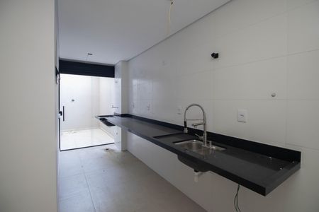 Apartamento à venda com 47m², 2 quartos e sem vaga Apartamento à venda com 47m², 2 quartos e sem vagaCozinha e Área de Serviço