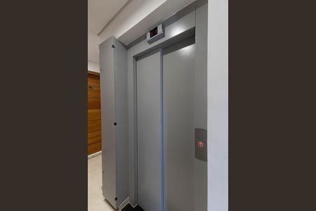 Apartamento à venda com 59m², 2 quartos e 1 vaga Apartamento à venda com 59m², 2 quartos e 1 vagaElevador
