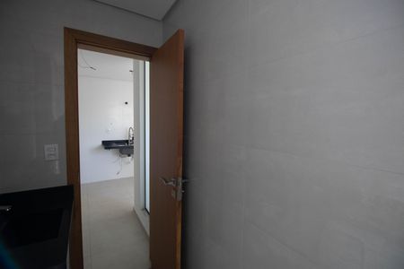Banheiro de apartamento à venda com 2 quartos, 59m² em Vila Gustavo, São Paulo