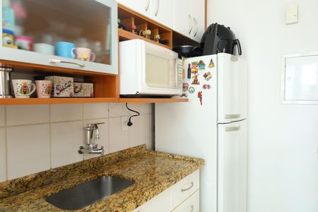 Cozinha de apartamento à venda com 2 quartos, 48m² em Fazenda Aricanduva, São Paulo