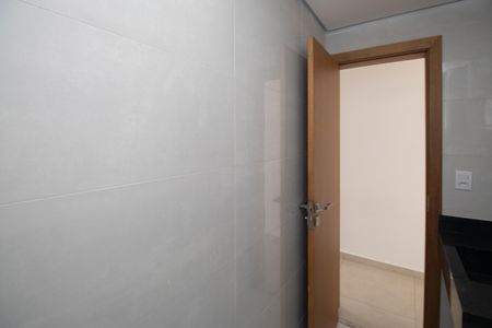 Banheiro de apartamento à venda com 2 quartos, 42m² em Vila Gustavo, São Paulo