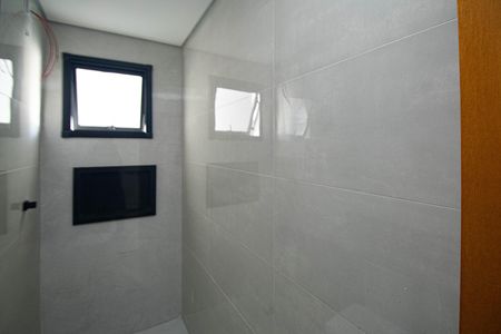 Apartamento à venda com 42m², 2 quartos e sem vaga Apartamento à venda com 42m², 2 quartos e sem vagaBanheiro
