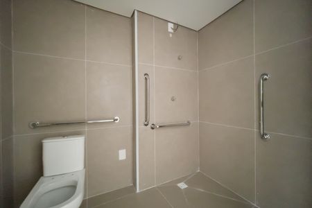 Banheiro de kitnet/studio para alugar com 1 quarto, 33m² em Vila Osasco, Osasco