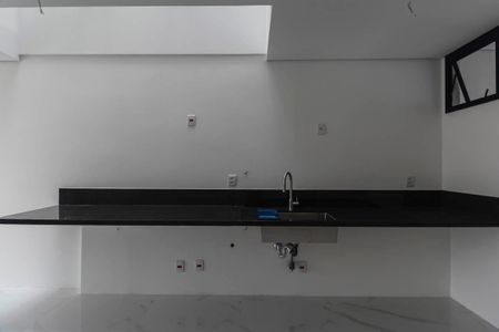 Sala/Cozinha de casa para alugar com 3 quartos, 164m² em Sítio da Figueira, São Paulo