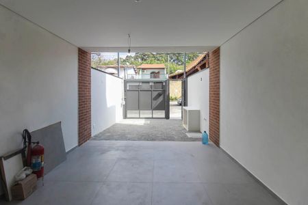 Garagem de casa para alugar com 3 quartos, 164m² em Sítio da Figueira, São Paulo