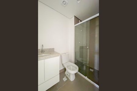 Banheiro de kitnet/studio para alugar com 1 quarto, 28m² em Vila Osasco, Osasco