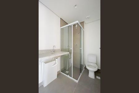 Banheiro de kitnet/studio para alugar com 1 quarto, 27m² em Vila Osasco, Osasco
