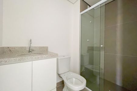 Banheiro de kitnet/studio para alugar com 1 quarto, 29m² em Vila Osasco, Osasco