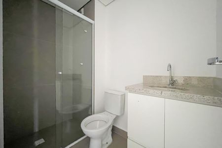 Banheiro de kitnet/studio para alugar com 1 quarto, 29m² em Vila Osasco, Osasco