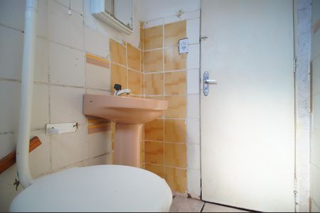 Casa à venda com 100m², 3 quartos e 2 vagasBanheiro 1